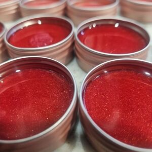 SHIMMERING CINNAMON LIP BALM